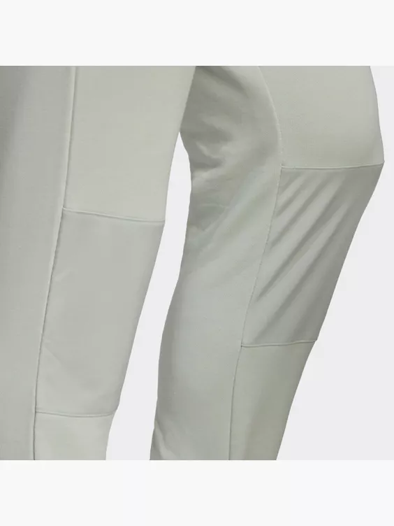 Adidas Essentials BrandLove French Terry Hose 5 Adidas Essentials BrandLove French Terry Hose – Bild 3