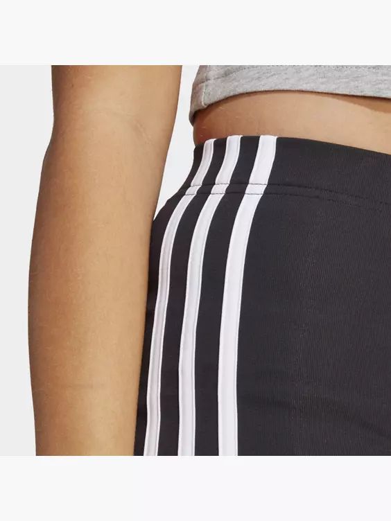 Adidas Essentials 3-Streifen Single Jersey Booty Shorts 5 Adidas Essentials 3-Streifen Single Jersey Booty Shorts – Bild 3